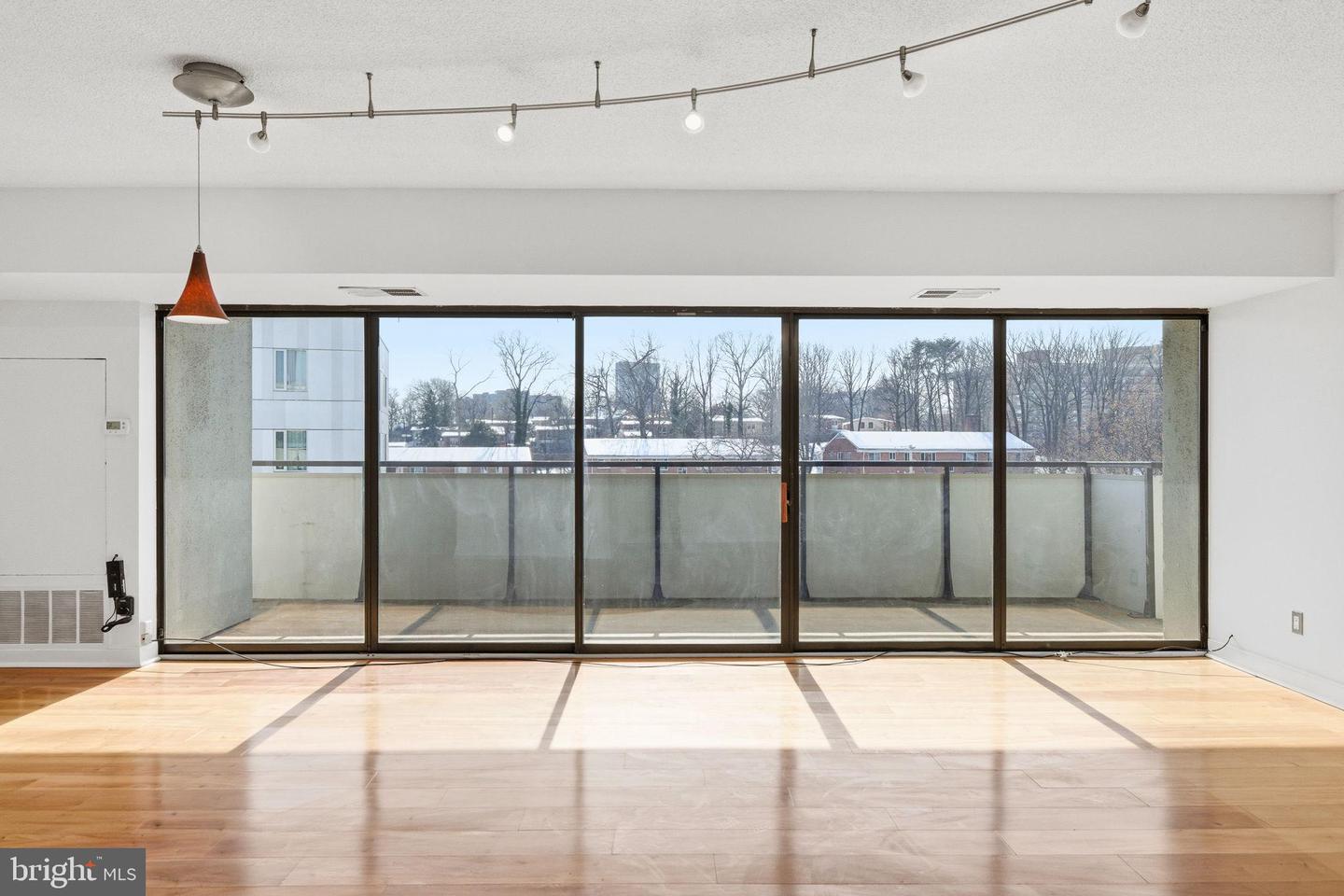 5300 COLUMBIA PIKE #908, ARLINGTON, Virginia 22204, 2 Bedrooms Bedrooms, 7 Rooms Rooms,2 BathroomsBathrooms,Residential,For sale,5300 COLUMBIA PIKE #908,VAAR2069248 MLS # VAAR2069248