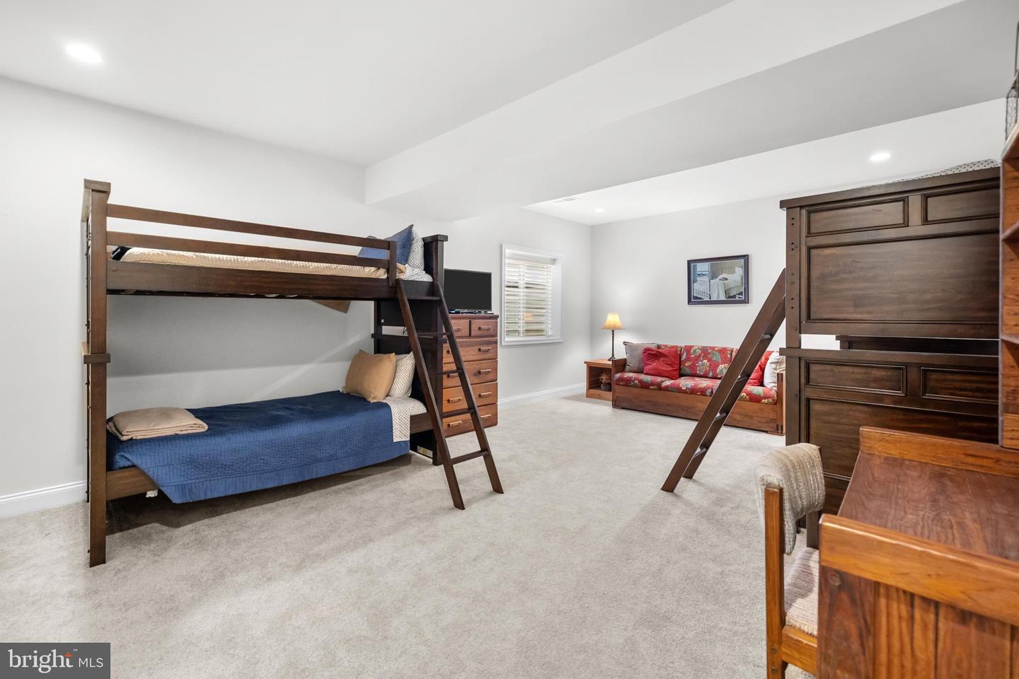 6061 TROTTERS POINT LN, GAINESVILLE, Virginia 20155, 3 Bedrooms Bedrooms, ,3 BathroomsBathrooms,Residential,For sale,6061 TROTTERS POINT LN,VAPW2113202 MLS # VAPW2113202