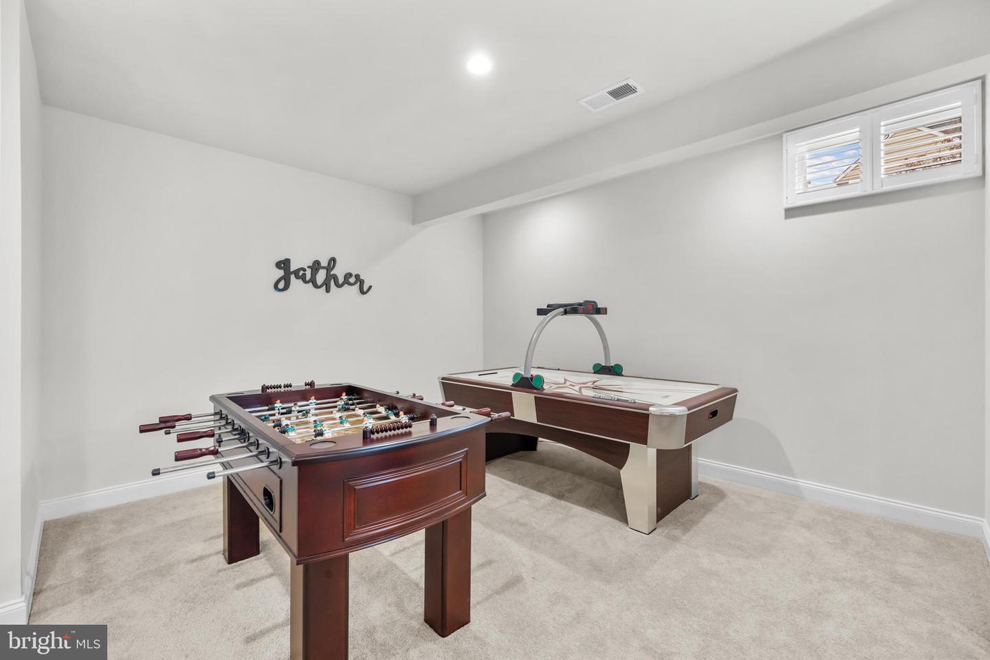 6061 TROTTERS POINT LN, GAINESVILLE, Virginia 20155, 3 Bedrooms Bedrooms, ,3 BathroomsBathrooms,Residential,For sale,6061 TROTTERS POINT LN,VAPW2113202 MLS # VAPW2113202