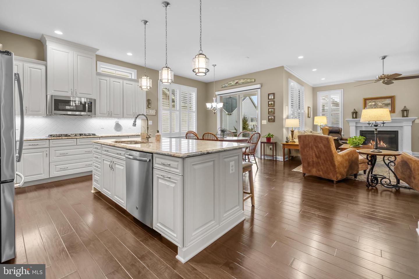 6061 TROTTERS POINT LN, GAINESVILLE, Virginia 20155, 3 Bedrooms Bedrooms, ,3 BathroomsBathrooms,Residential,For sale,6061 TROTTERS POINT LN,VAPW2113202 MLS # VAPW2113202