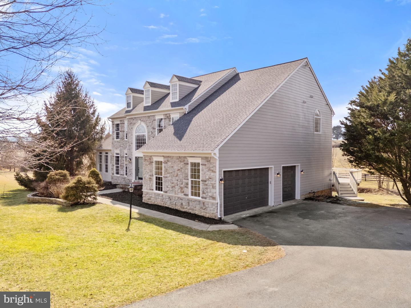 39054 OLD STAGE PL, WATERFORD, Virginia 20197, 5 Bedrooms Bedrooms, ,4 BathroomsBathrooms,Residential,For sale,39054 OLD STAGE PL,VALO2116632 MLS # VALO2116632