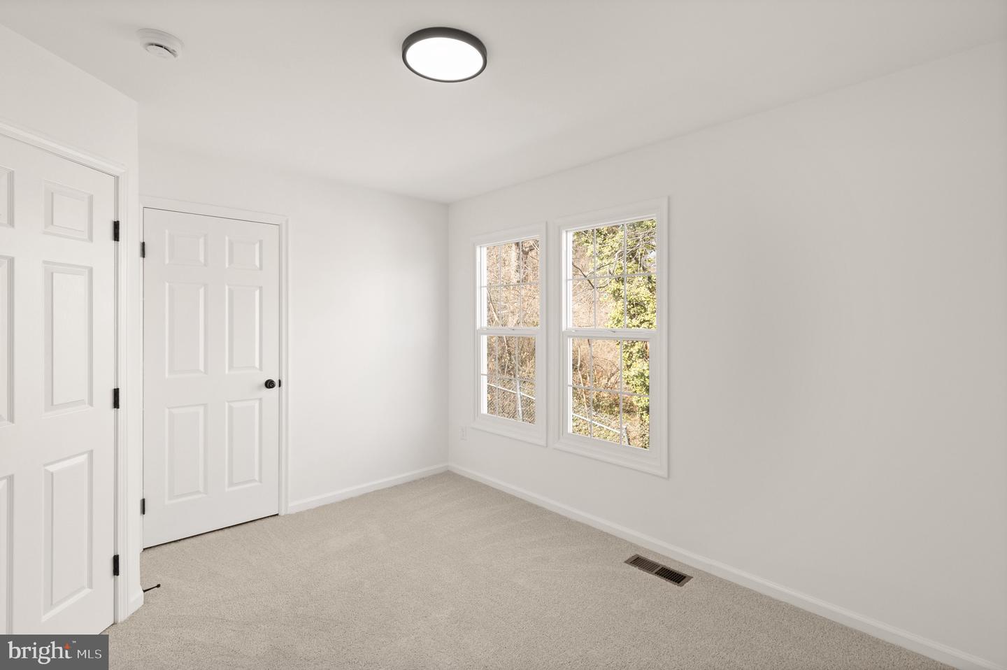 5017 9TH ST S, ARLINGTON, Virginia 22204, 2 Bedrooms Bedrooms, ,3 BathroomsBathrooms,Residential,For sale,5017 9TH ST S,VAAR2069256 MLS # VAAR2069256