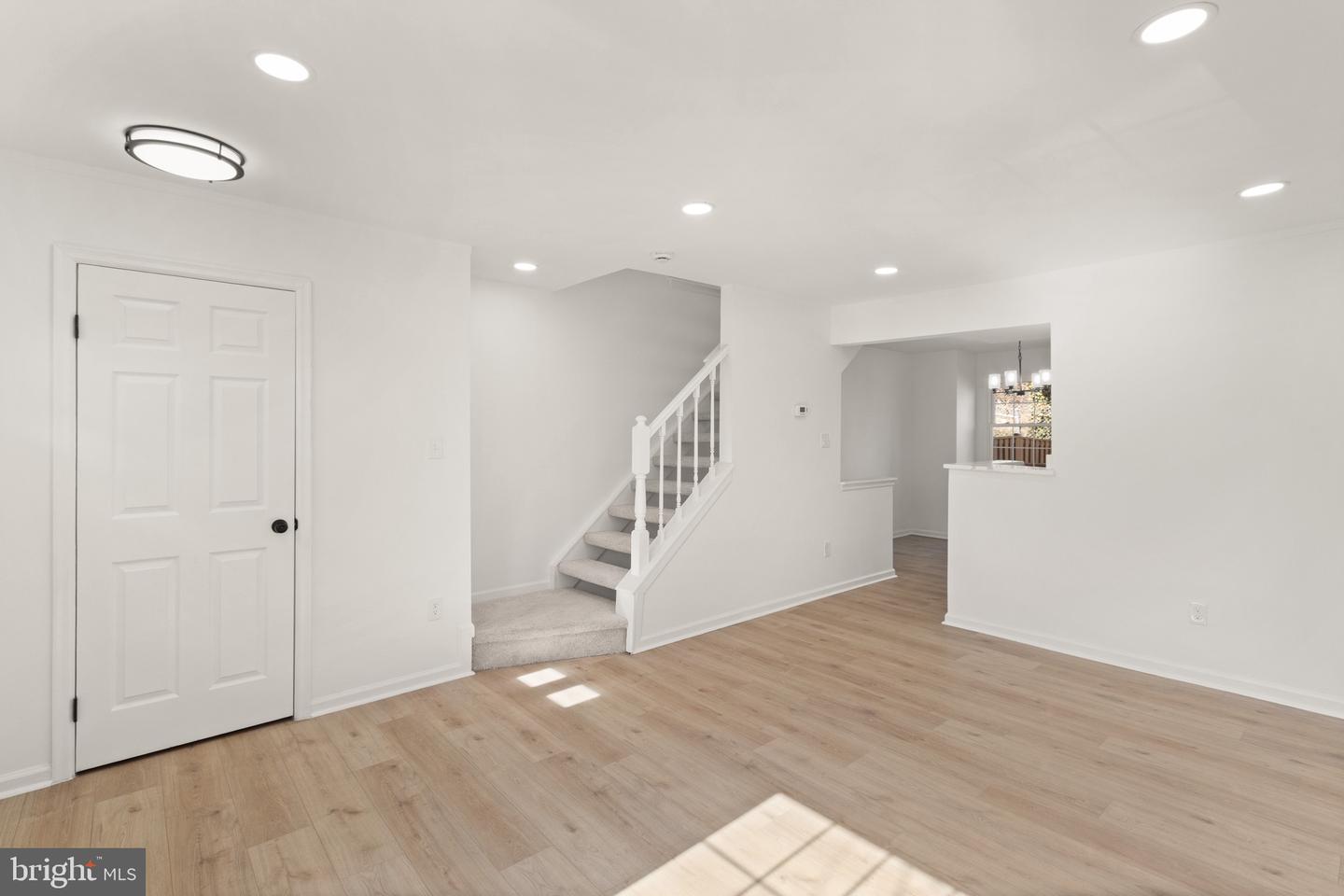 5017 9TH ST S, ARLINGTON, Virginia 22204, 2 Bedrooms Bedrooms, ,3 BathroomsBathrooms,Residential,For sale,5017 9TH ST S,VAAR2069256 MLS # VAAR2069256