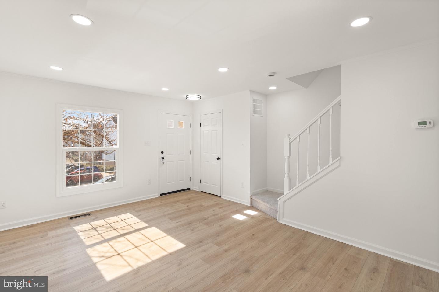 5017 9TH ST S, ARLINGTON, Virginia 22204, 2 Bedrooms Bedrooms, ,3 BathroomsBathrooms,Residential,For sale,5017 9TH ST S,VAAR2069256 MLS # VAAR2069256