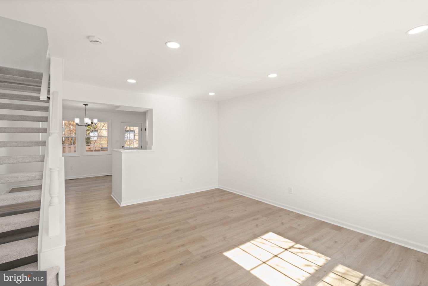 5017 9TH ST S, ARLINGTON, Virginia 22204, 2 Bedrooms Bedrooms, ,3 BathroomsBathrooms,Residential,For sale,5017 9TH ST S,VAAR2069256 MLS # VAAR2069256