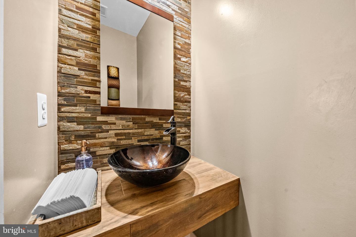 13042 TAVERNER LOOP, WOODBRIDGE, Virginia 22192, 5 Bedrooms Bedrooms, ,3 BathroomsBathrooms,Residential,For sale,13042 TAVERNER LOOP,VAPW2113218 MLS # VAPW2113218