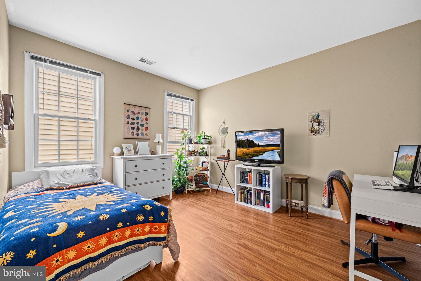 13042 TAVERNER LOOP, WOODBRIDGE, Virginia 22192, 5 Bedrooms Bedrooms, ,3 BathroomsBathrooms,Residential,For sale,13042 TAVERNER LOOP,VAPW2113218 MLS # VAPW2113218