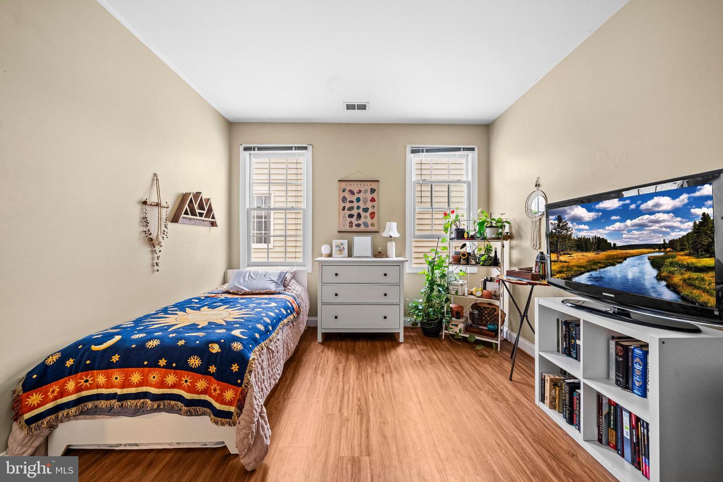 13042 TAVERNER LOOP, WOODBRIDGE, Virginia 22192, 5 Bedrooms Bedrooms, ,3 BathroomsBathrooms,Residential,For sale,13042 TAVERNER LOOP,VAPW2113218 MLS # VAPW2113218