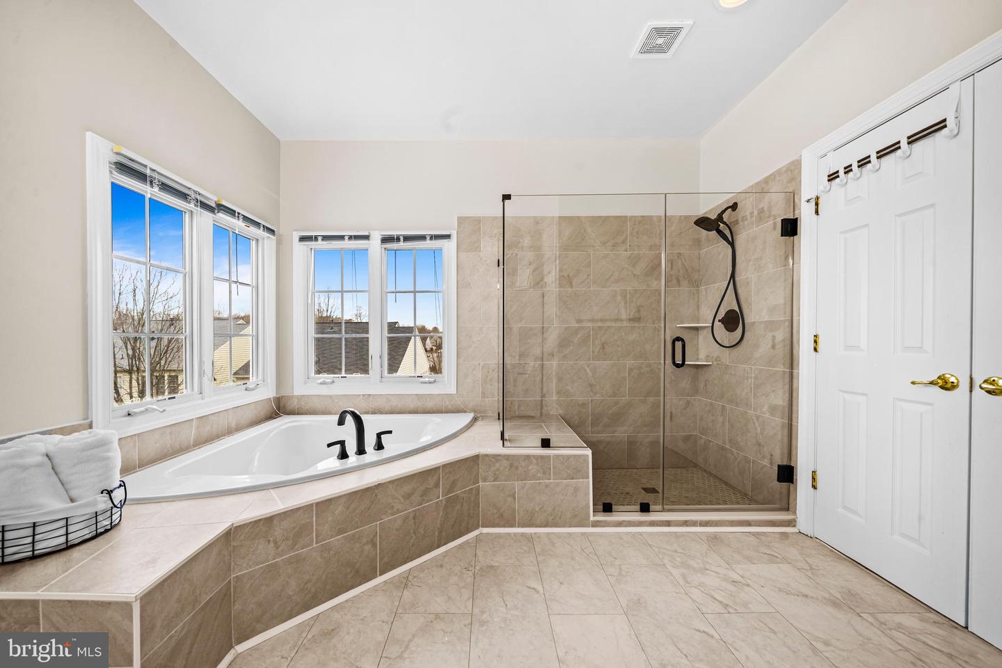 13042 TAVERNER LOOP, WOODBRIDGE, Virginia 22192, 5 Bedrooms Bedrooms, ,3 BathroomsBathrooms,Residential,For sale,13042 TAVERNER LOOP,VAPW2113218 MLS # VAPW2113218