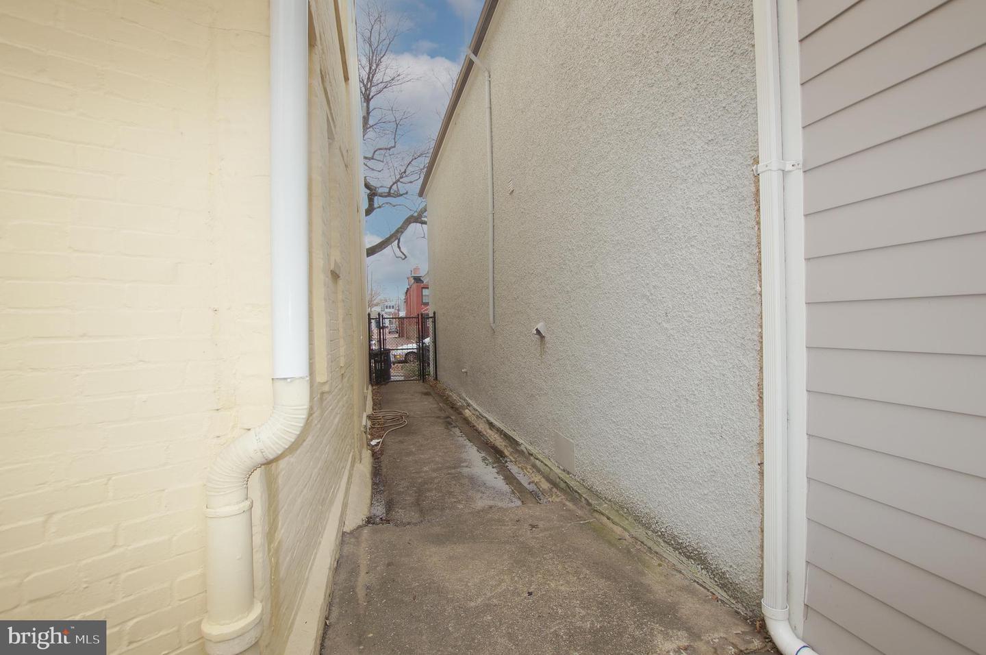 115 6TH ST SE, WASHINGTON, District Of Columbia 20003, 4 Bedrooms Bedrooms, ,1 BathroomBathrooms,Residential,For sale,115 6TH ST SE,DCDC2247632 MLS # DCDC2247632