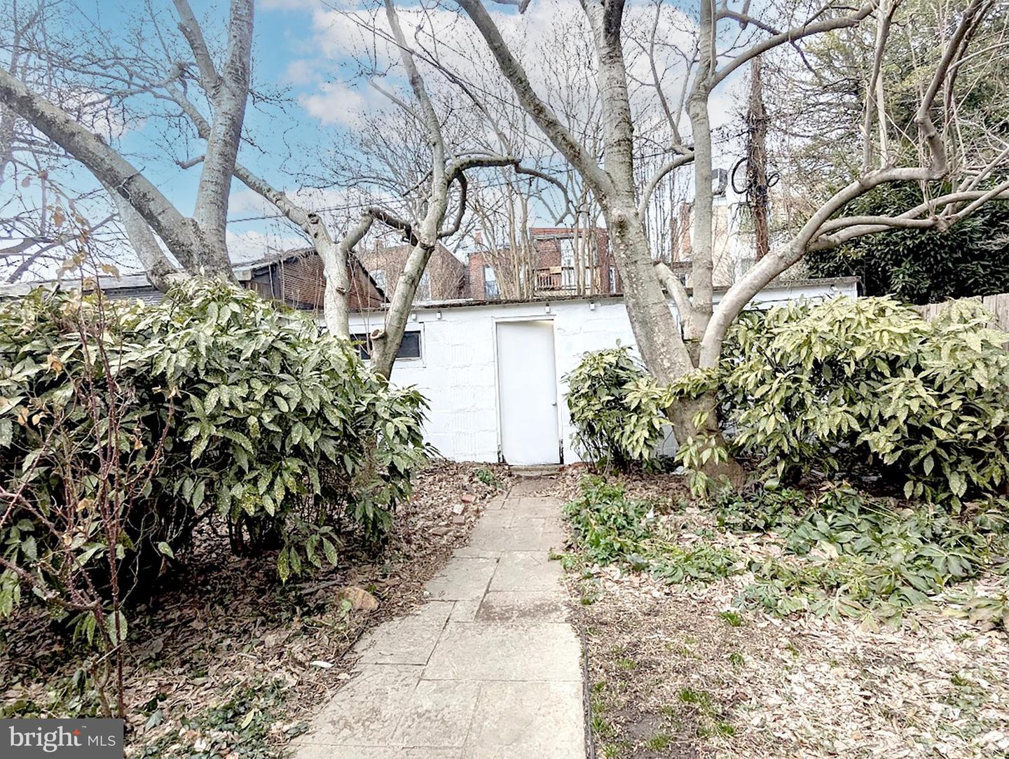 115 6TH ST SE, WASHINGTON, District Of Columbia 20003, 4 Bedrooms Bedrooms, ,1 BathroomBathrooms,Residential,For sale,115 6TH ST SE,DCDC2247632 MLS # DCDC2247632
