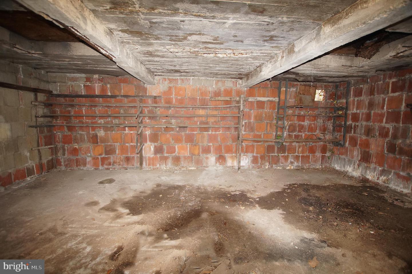 115 6TH ST SE, WASHINGTON, District Of Columbia 20003, 4 Bedrooms Bedrooms, ,1 BathroomBathrooms,Residential,For sale,115 6TH ST SE,DCDC2247632 MLS # DCDC2247632