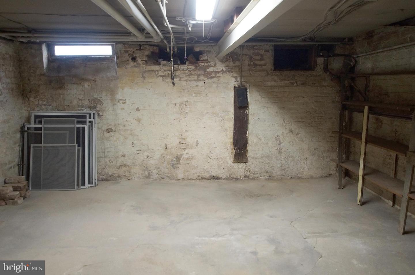 115 6TH ST SE, WASHINGTON, District Of Columbia 20003, 4 Bedrooms Bedrooms, ,1 BathroomBathrooms,Residential,For sale,115 6TH ST SE,DCDC2247632 MLS # DCDC2247632