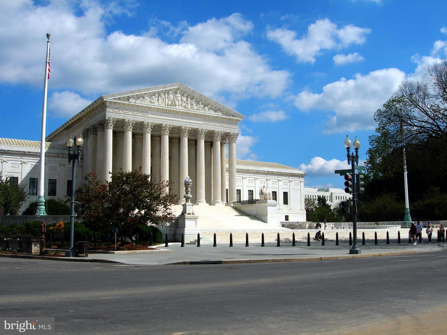 115 6TH ST SE, WASHINGTON, District Of Columbia 20003, 4 Bedrooms Bedrooms, ,1 BathroomBathrooms,Residential,For sale,115 6TH ST SE,DCDC2247632 MLS # DCDC2247632