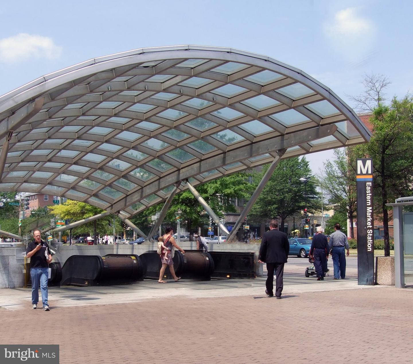 115 6TH ST SE, WASHINGTON, District Of Columbia 20003, 4 Bedrooms Bedrooms, ,1 BathroomBathrooms,Residential,For sale,115 6TH ST SE,DCDC2247632 MLS # DCDC2247632