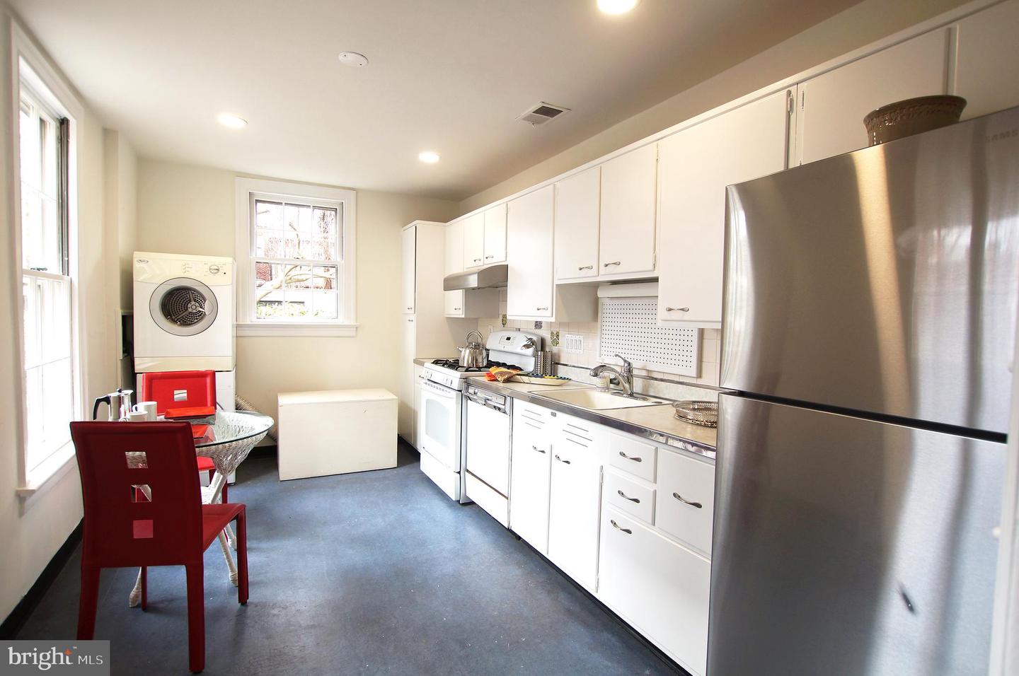 115 6TH ST SE, WASHINGTON, District Of Columbia 20003, 4 Bedrooms Bedrooms, ,1 BathroomBathrooms,Residential,For sale,115 6TH ST SE,DCDC2247632 MLS # DCDC2247632