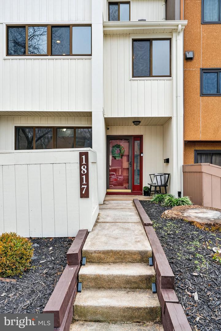 1817 OLD POST TER, WOODBRIDGE, Virginia 22191, 4 Bedrooms Bedrooms, ,3 BathroomsBathrooms,Residential,For sale,1817 OLD POST TER,VAPW2113224 MLS # VAPW2113224