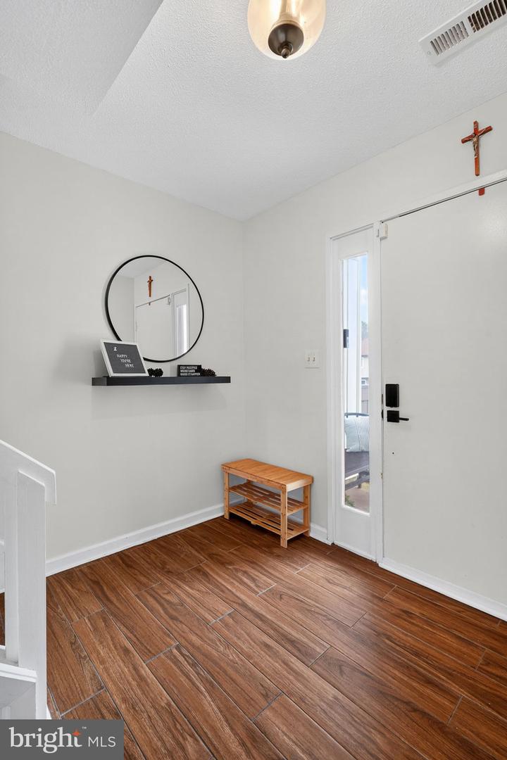 1817 OLD POST TER, WOODBRIDGE, Virginia 22191, 4 Bedrooms Bedrooms, ,3 BathroomsBathrooms,Residential,For sale,1817 OLD POST TER,VAPW2113224 MLS # VAPW2113224