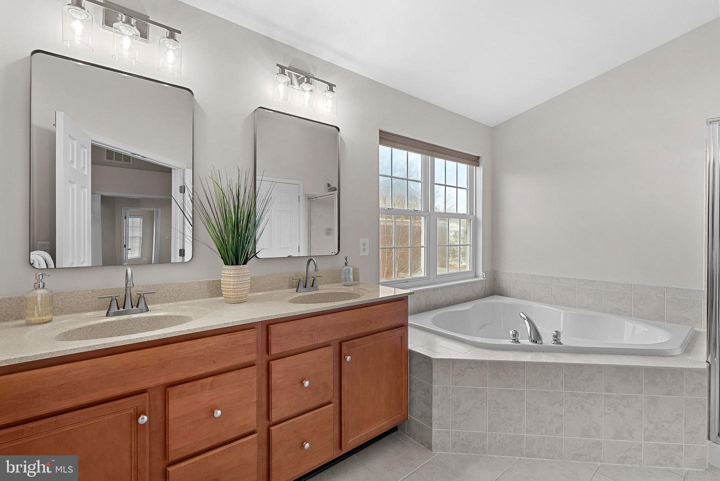 25631 ANTHEM TER, CHANTILLY, Virginia 20152, 3 Bedrooms Bedrooms, ,3 BathroomsBathrooms,Residential,For sale,25631 ANTHEM TER,VALO2116658 MLS # VALO2116658