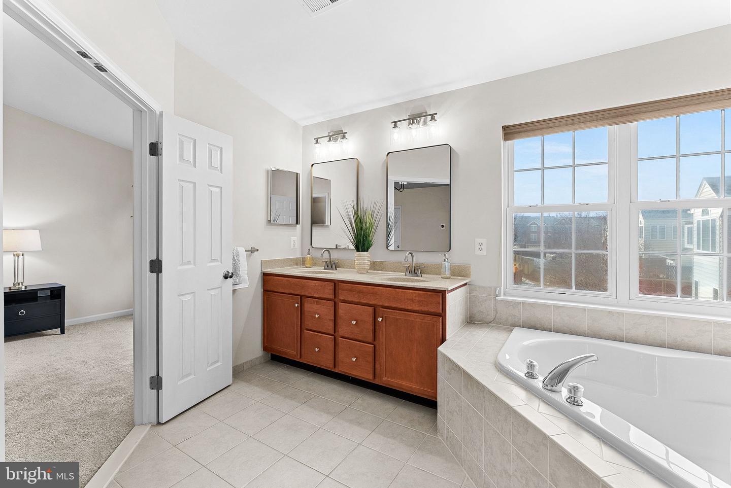 25631 ANTHEM TER, CHANTILLY, Virginia 20152, 3 Bedrooms Bedrooms, ,3 BathroomsBathrooms,Residential,For sale,25631 ANTHEM TER,VALO2116658 MLS # VALO2116658