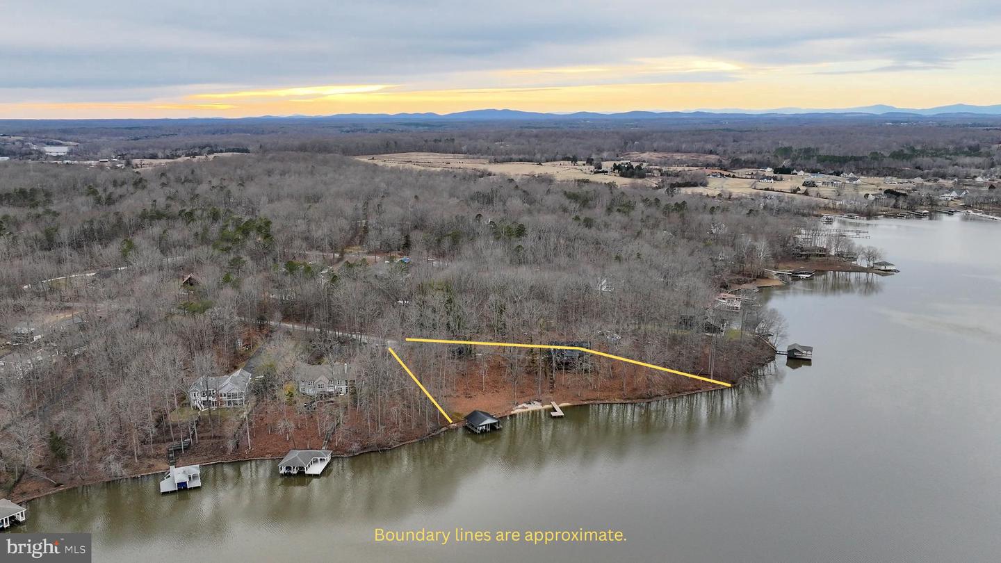 7313 OAKWOOD DR, ORANGE, Virginia 22960, 4 Bedrooms Bedrooms, 11 Rooms Rooms,2 BathroomsBathrooms,Residential,For sale,7313 OAKWOOD DR,VASP2039538 MLS # VASP2039538