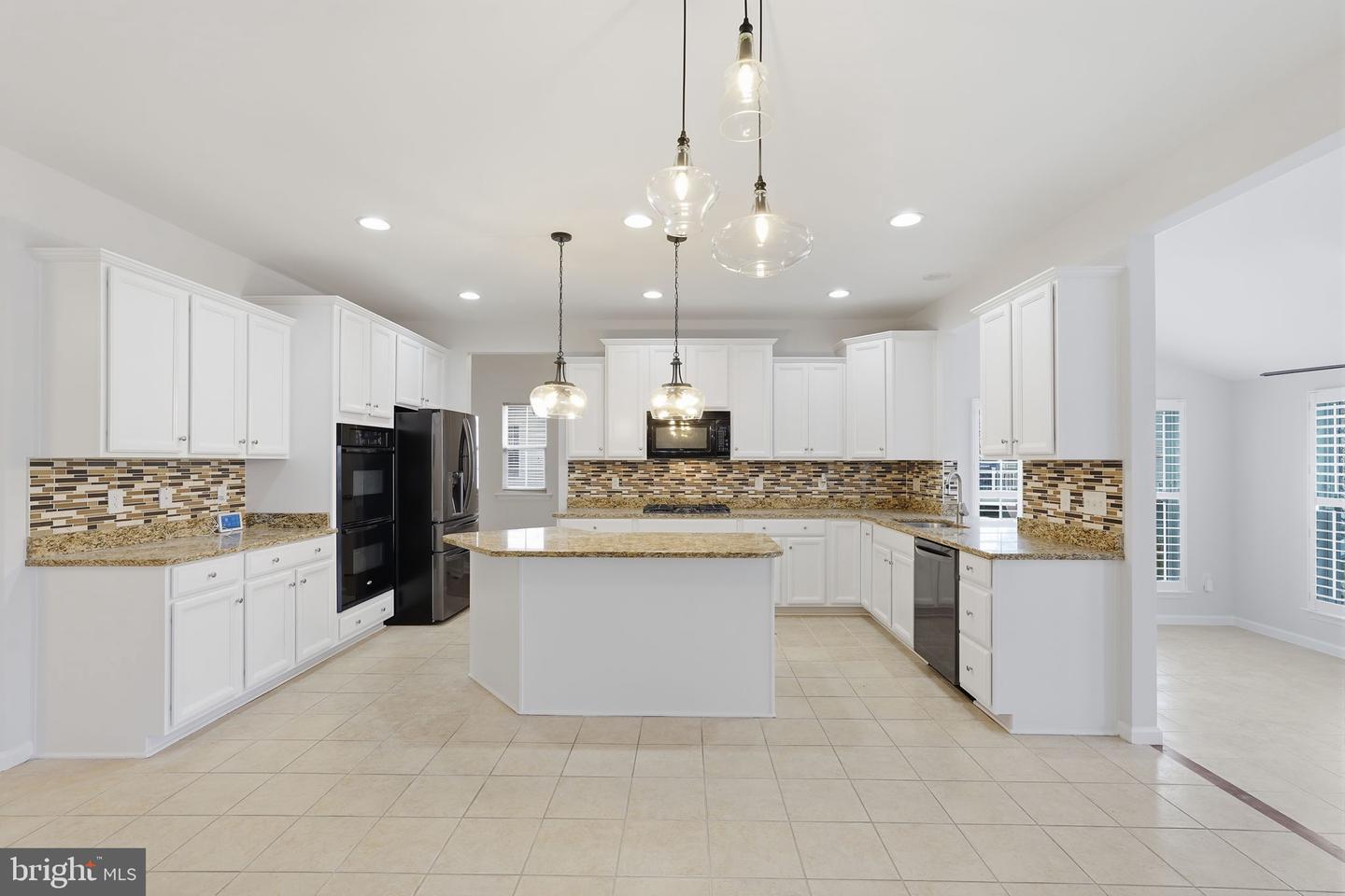 8831 CALBERA CT, GAINESVILLE, Virginia 20155, 4 Bedrooms Bedrooms, ,4 BathroomsBathrooms,Residential,For sale,8831 CALBERA CT,VAPW2113234 MLS # VAPW2113234