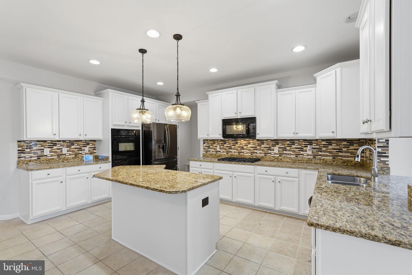 8831 CALBERA CT, GAINESVILLE, Virginia 20155, 4 Bedrooms Bedrooms, ,4 BathroomsBathrooms,Residential,For sale,8831 CALBERA CT,VAPW2113234 MLS # VAPW2113234