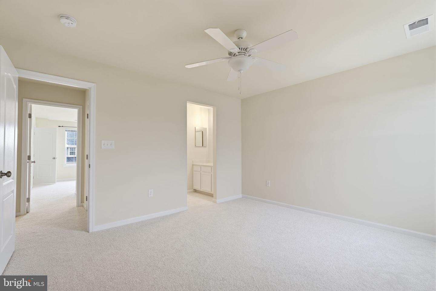 8831 CALBERA CT, GAINESVILLE, Virginia 20155, 4 Bedrooms Bedrooms, ,4 BathroomsBathrooms,Residential,For sale,8831 CALBERA CT,VAPW2113234 MLS # VAPW2113234