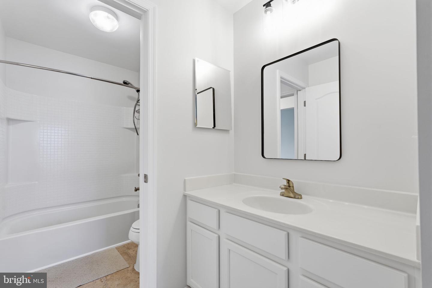 8831 CALBERA CT, GAINESVILLE, Virginia 20155, 4 Bedrooms Bedrooms, ,4 BathroomsBathrooms,Residential,For sale,8831 CALBERA CT,VAPW2113234 MLS # VAPW2113234