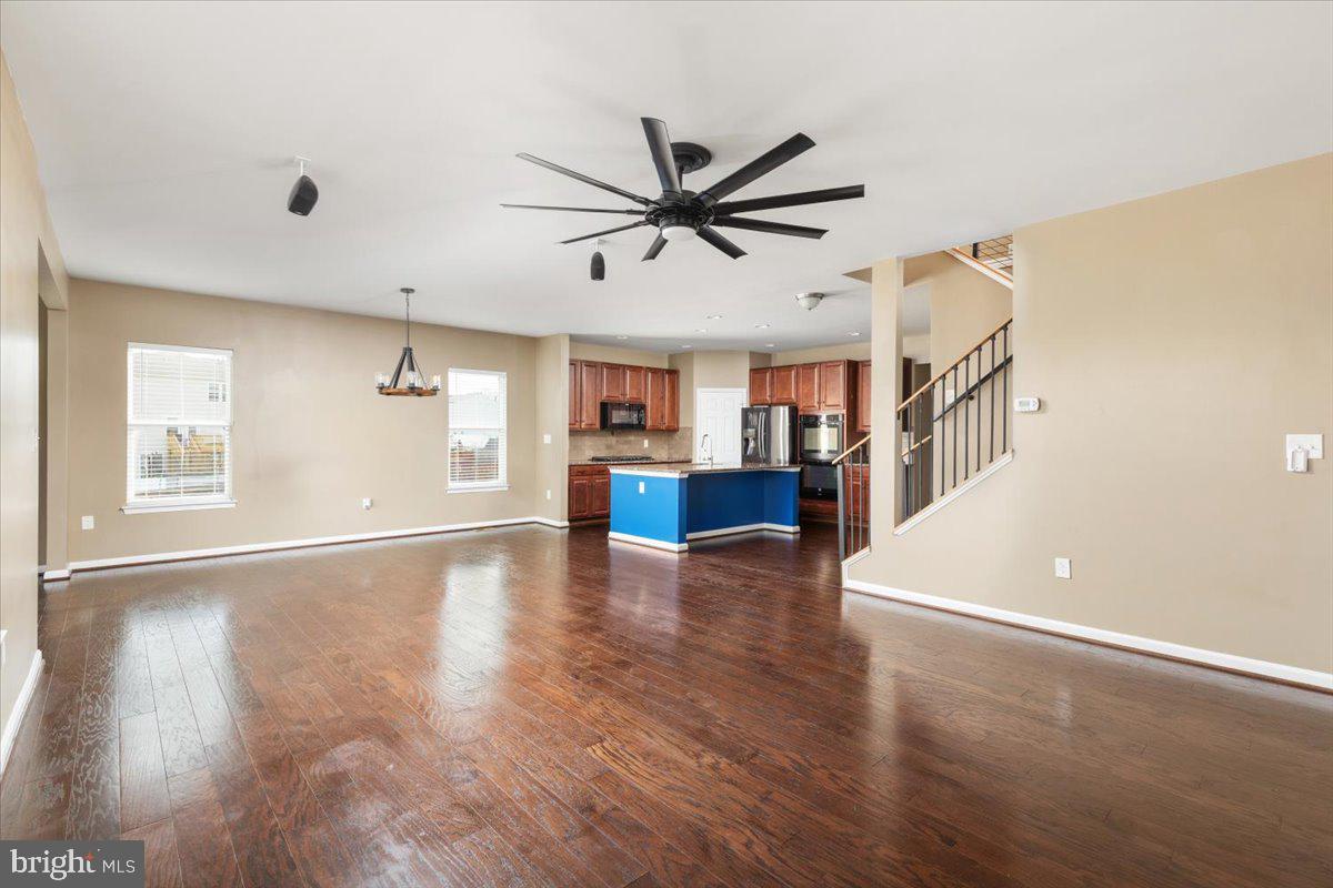 112 NORWICH CT, STEPHENS CITY, Virginia 22655, 6 Bedrooms Bedrooms, ,4 BathroomsBathrooms,Residential,For sale,112 NORWICH CT,VAFV2039772 MLS # VAFV2039772