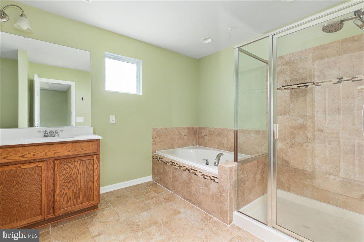 112 NORWICH CT, STEPHENS CITY, Virginia 22655, 6 Bedrooms Bedrooms, ,4 BathroomsBathrooms,Residential,For sale,112 NORWICH CT,VAFV2039772 MLS # VAFV2039772