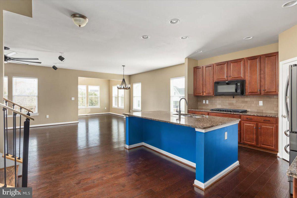 112 NORWICH CT, STEPHENS CITY, Virginia 22655, 6 Bedrooms Bedrooms, ,4 BathroomsBathrooms,Residential,For sale,112 NORWICH CT,VAFV2039772 MLS # VAFV2039772