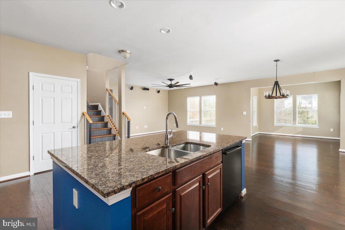 112 NORWICH CT, STEPHENS CITY, Virginia 22655, 6 Bedrooms Bedrooms, ,4 BathroomsBathrooms,Residential,For sale,112 NORWICH CT,VAFV2039772 MLS # VAFV2039772