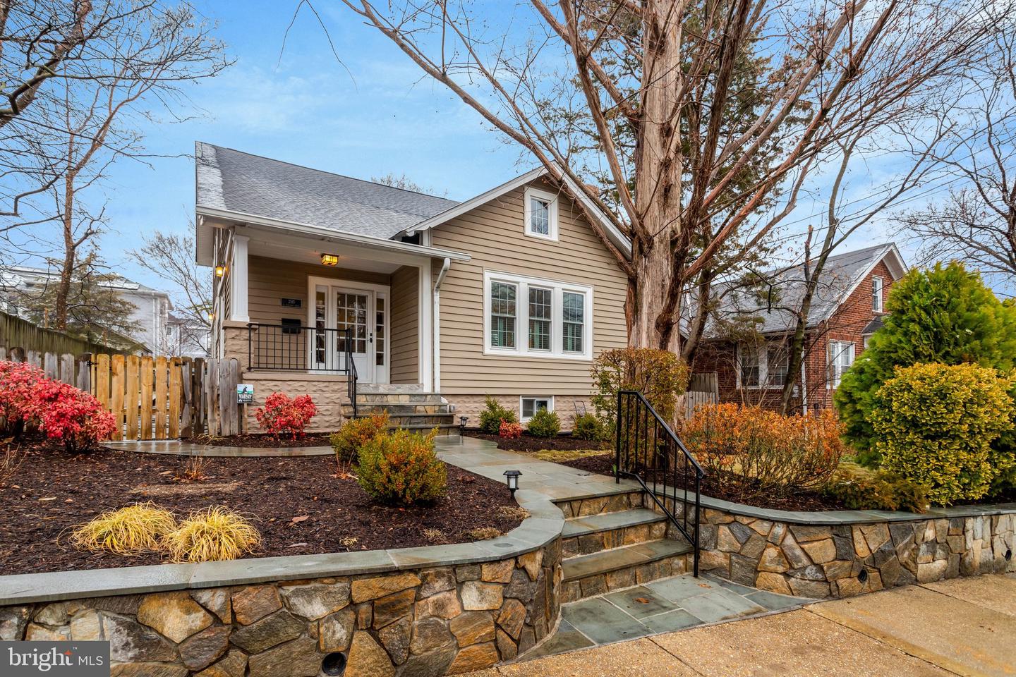 2515 N PERSHING DR, ARLINGTON, Virginia 22201, 3 Bedrooms Bedrooms, ,3 BathroomsBathrooms,Residential,For sale,2515 N PERSHING DR,VAAR2069286 MLS # VAAR2069286