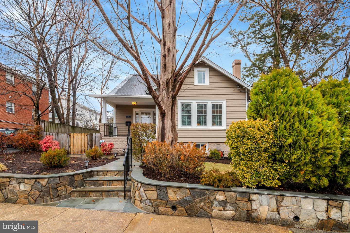 2515 N PERSHING DR, ARLINGTON, Virginia 22201, 3 Bedrooms Bedrooms, ,3 BathroomsBathrooms,Residential,For sale,2515 N PERSHING DR,VAAR2069286 MLS # VAAR2069286