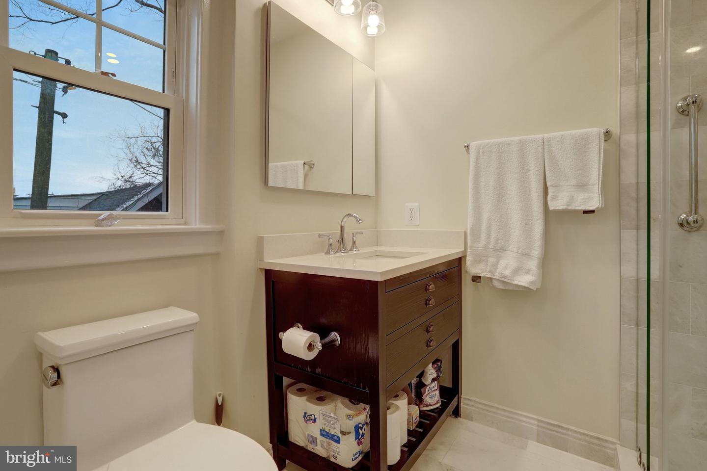 2515 N PERSHING DR, ARLINGTON, Virginia 22201, 3 Bedrooms Bedrooms, ,3 BathroomsBathrooms,Residential,For sale,2515 N PERSHING DR,VAAR2069286 MLS # VAAR2069286