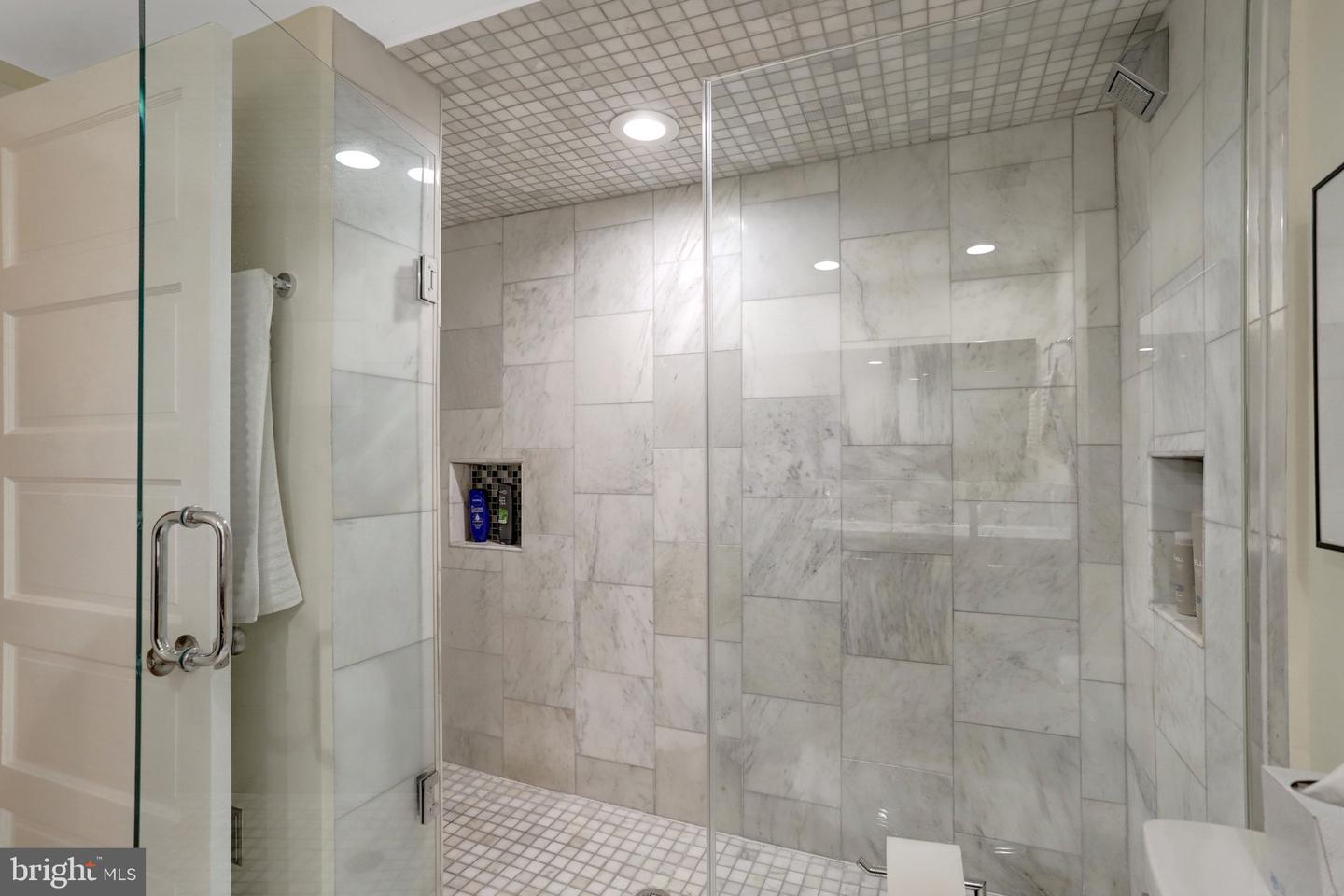 2515 N PERSHING DR, ARLINGTON, Virginia 22201, 3 Bedrooms Bedrooms, ,3 BathroomsBathrooms,Residential,For sale,2515 N PERSHING DR,VAAR2069286 MLS # VAAR2069286