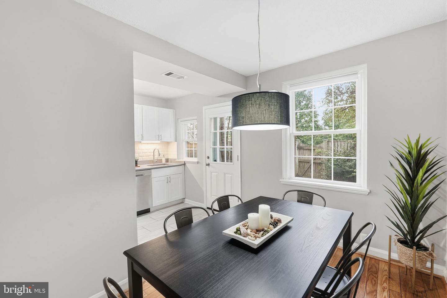 3617 S TAYLOR ST, ARLINGTON, Virginia 22206, 2 Bedrooms Bedrooms, ,2 BathroomsBathrooms,Residential,For sale,3617 S TAYLOR ST,VAAR2069294 MLS # VAAR2069294