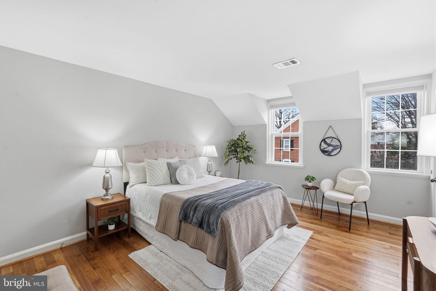 3617 S TAYLOR ST, ARLINGTON, Virginia 22206, 2 Bedrooms Bedrooms, ,2 BathroomsBathrooms,Residential,For sale,3617 S TAYLOR ST,VAAR2069294 MLS # VAAR2069294