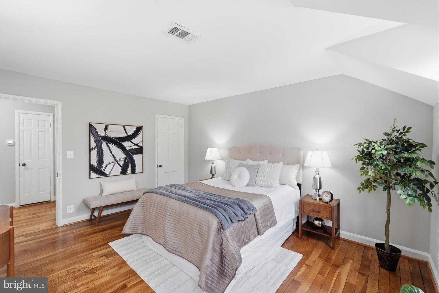 3617 S TAYLOR ST, ARLINGTON, Virginia 22206, 2 Bedrooms Bedrooms, ,2 BathroomsBathrooms,Residential,For sale,3617 S TAYLOR ST,VAAR2069294 MLS # VAAR2069294