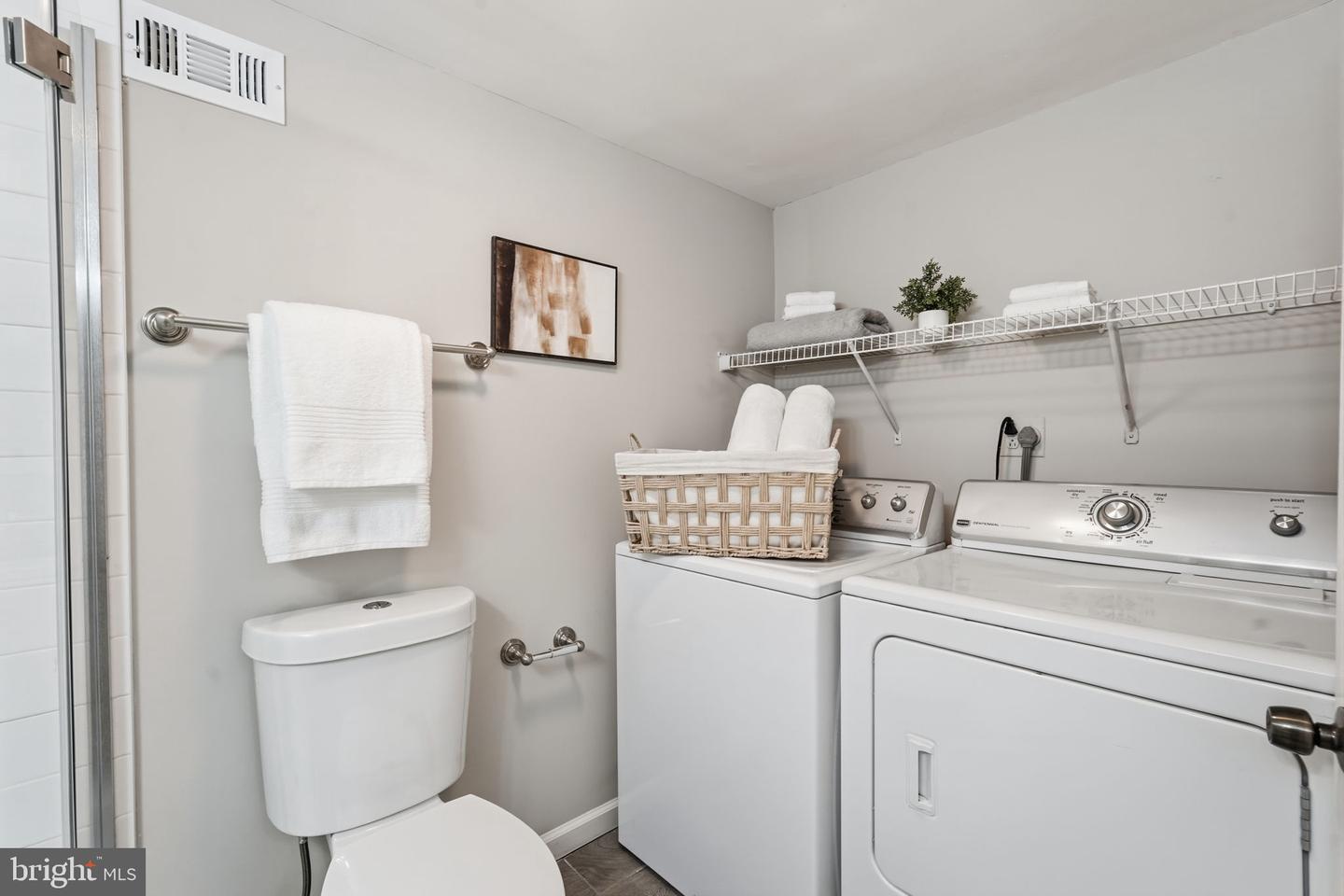 3617 S TAYLOR ST, ARLINGTON, Virginia 22206, 2 Bedrooms Bedrooms, ,2 BathroomsBathrooms,Residential,For sale,3617 S TAYLOR ST,VAAR2069294 MLS # VAAR2069294