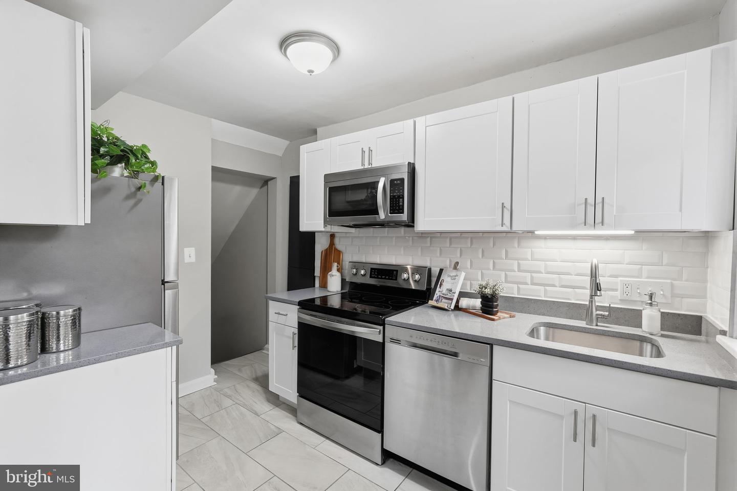 3617 S TAYLOR ST, ARLINGTON, Virginia 22206, 2 Bedrooms Bedrooms, ,2 BathroomsBathrooms,Residential,For sale,3617 S TAYLOR ST,VAAR2069294 MLS # VAAR2069294