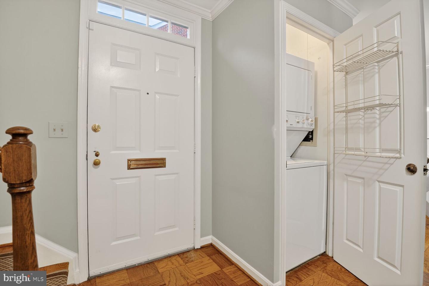 1018 N ROYAL ST, ALEXANDRIA, Virginia 22314, 3 Bedrooms Bedrooms, 6 Rooms Rooms,2 BathroomsBathrooms,Residential,For sale,1018 N ROYAL ST,VAAX2054498 MLS # VAAX2054498