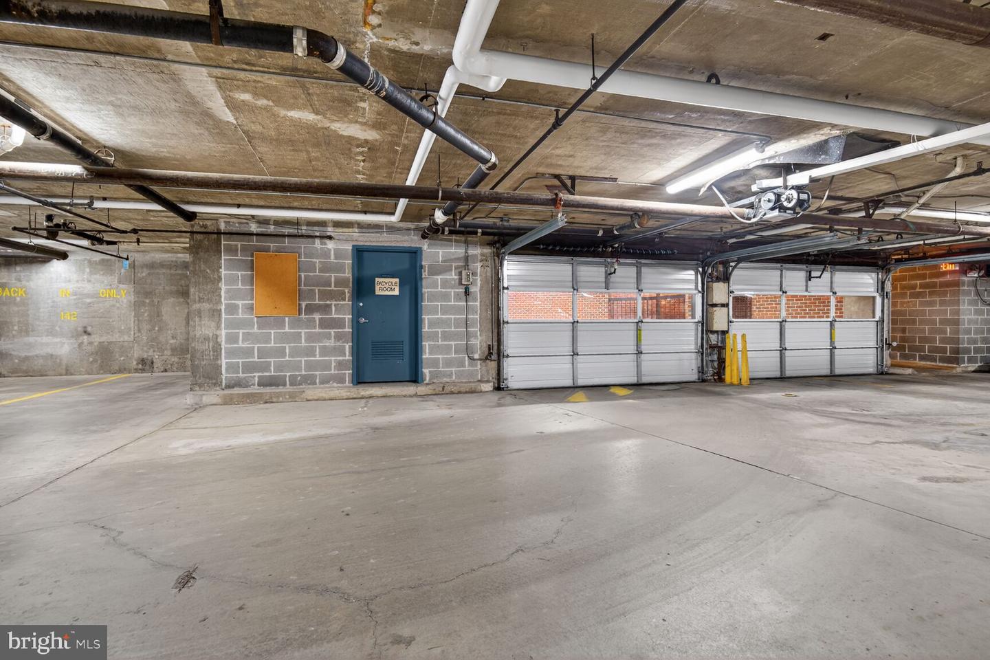 1018 N ROYAL ST, ALEXANDRIA, Virginia 22314, 3 Bedrooms Bedrooms, 6 Rooms Rooms,2 BathroomsBathrooms,Residential,For sale,1018 N ROYAL ST,VAAX2054498 MLS # VAAX2054498