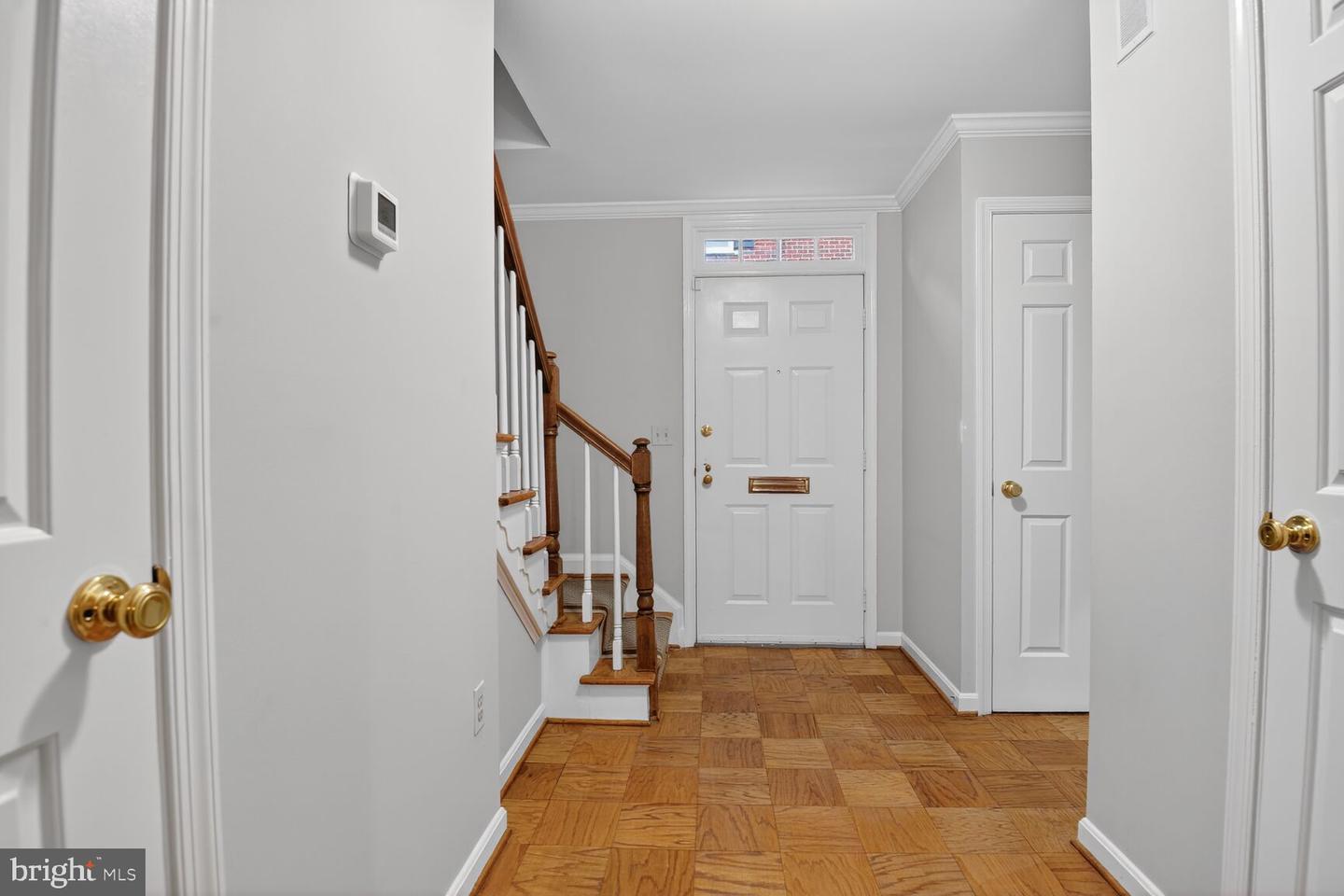 1018 N ROYAL ST, ALEXANDRIA, Virginia 22314, 3 Bedrooms Bedrooms, 6 Rooms Rooms,2 BathroomsBathrooms,Residential,For sale,1018 N ROYAL ST,VAAX2054498 MLS # VAAX2054498