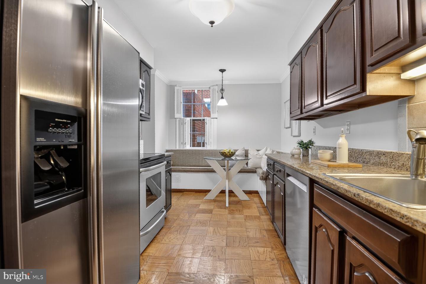 1018 N ROYAL ST, ALEXANDRIA, Virginia 22314, 3 Bedrooms Bedrooms, 6 Rooms Rooms,2 BathroomsBathrooms,Residential,For sale,1018 N ROYAL ST,VAAX2054498 MLS # VAAX2054498