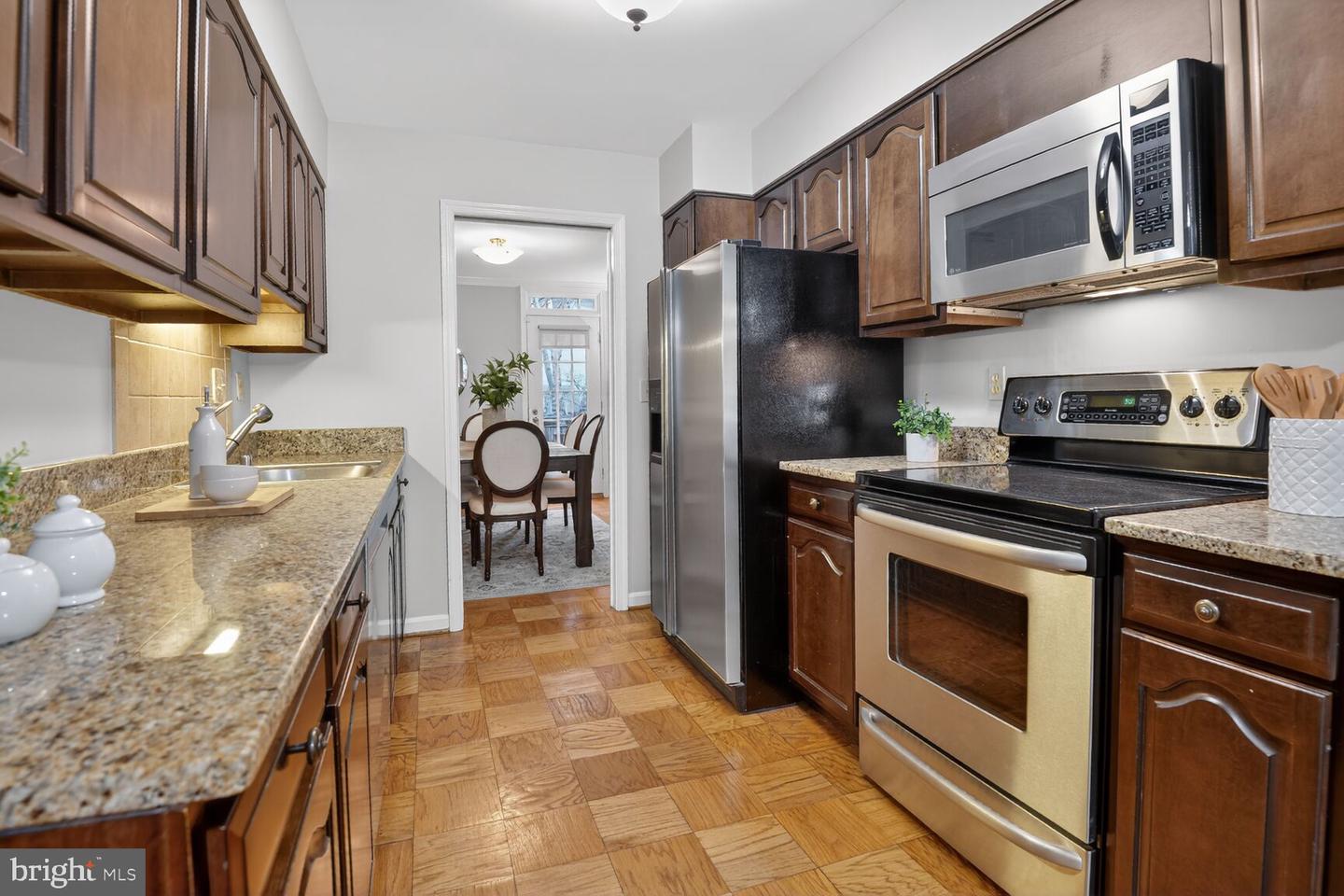 1018 N ROYAL ST, ALEXANDRIA, Virginia 22314, 3 Bedrooms Bedrooms, 6 Rooms Rooms,2 BathroomsBathrooms,Residential,For sale,1018 N ROYAL ST,VAAX2054498 MLS # VAAX2054498