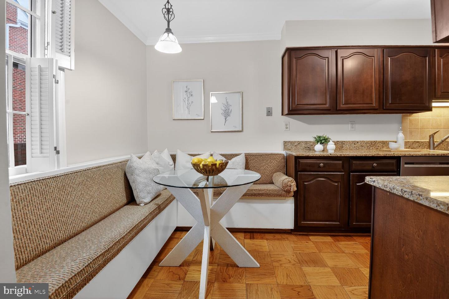 1018 N ROYAL ST, ALEXANDRIA, Virginia 22314, 3 Bedrooms Bedrooms, 6 Rooms Rooms,2 BathroomsBathrooms,Residential,For sale,1018 N ROYAL ST,VAAX2054498 MLS # VAAX2054498