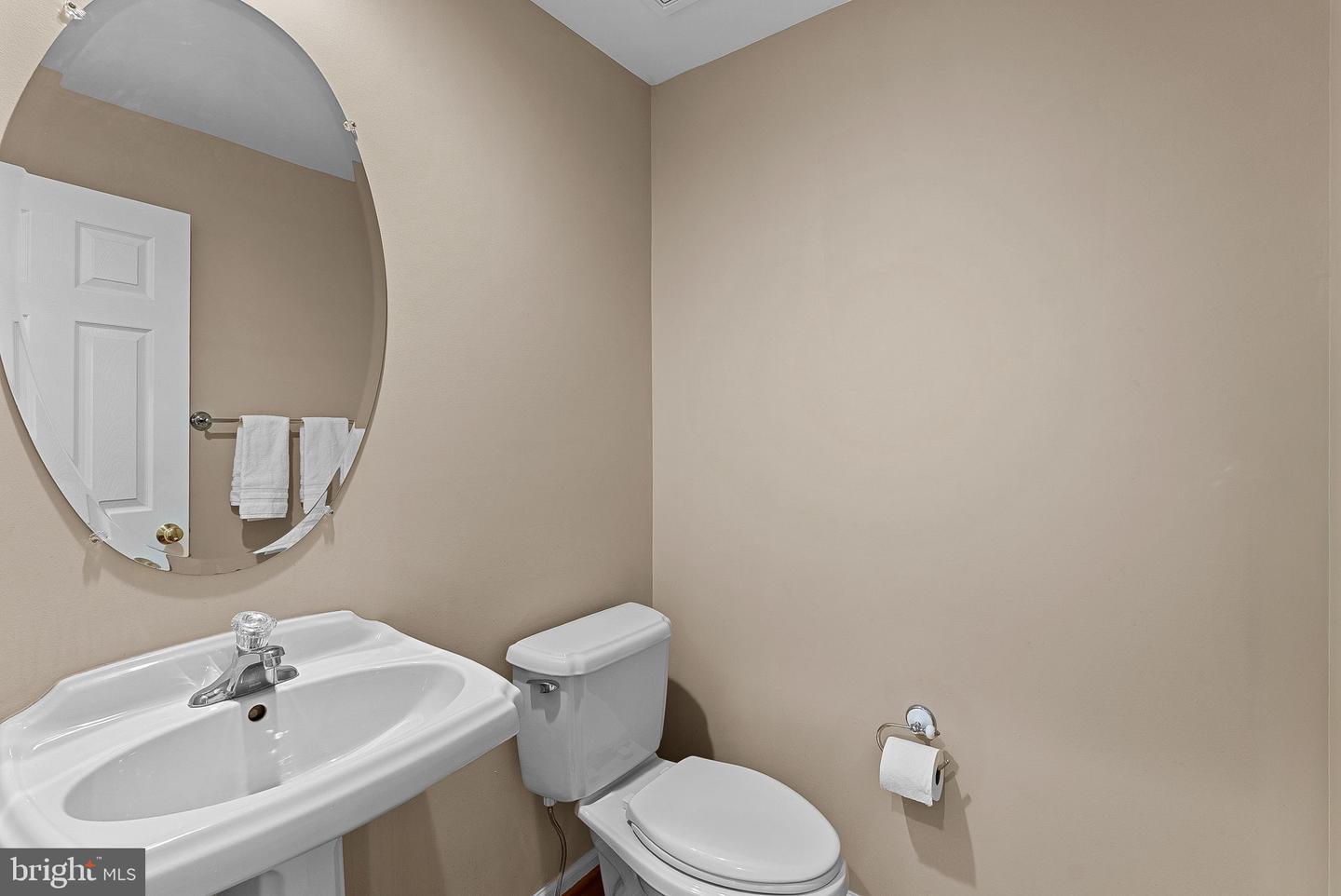 919 RHONDA PL SE, LEESBURG, Virginia 20175, 4 Bedrooms Bedrooms, ,4 BathroomsBathrooms,Residential,For sale,919 RHONDA PL SE,VALO2116704 MLS # VALO2116704