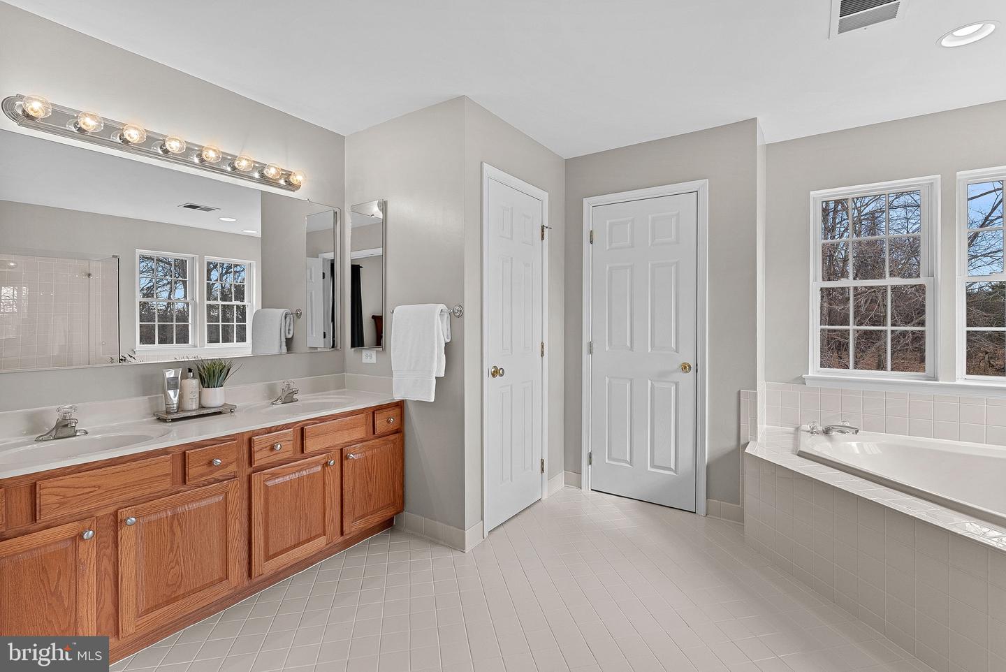 919 RHONDA PL SE, LEESBURG, Virginia 20175, 4 Bedrooms Bedrooms, ,4 BathroomsBathrooms,Residential,For sale,919 RHONDA PL SE,VALO2116704 MLS # VALO2116704